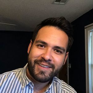 Meet your Posher, César